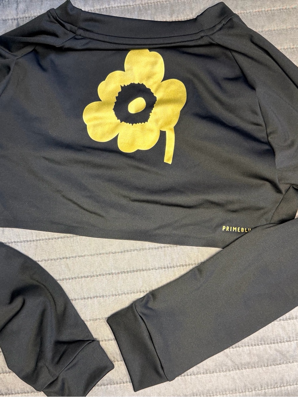 Adidas Marimekko Black crop long-sleeve shrug Top with Yellow Logo Patch M